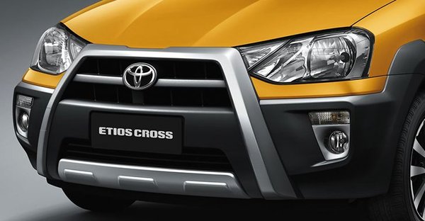 Toyota Etios Cross 2013 6